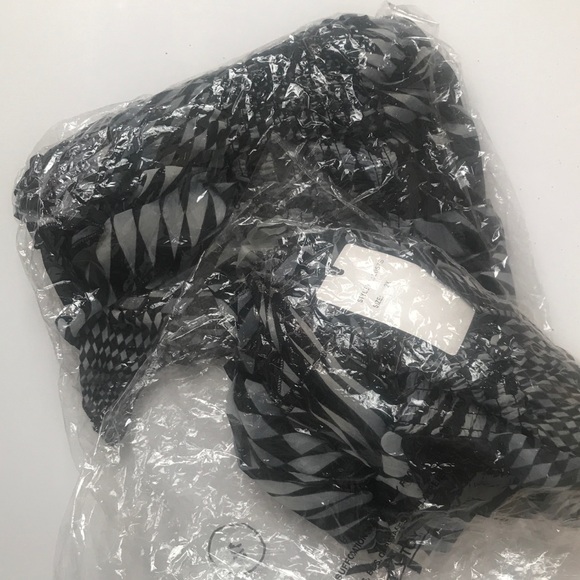 One Shoulder Top - Picture 7 of 9